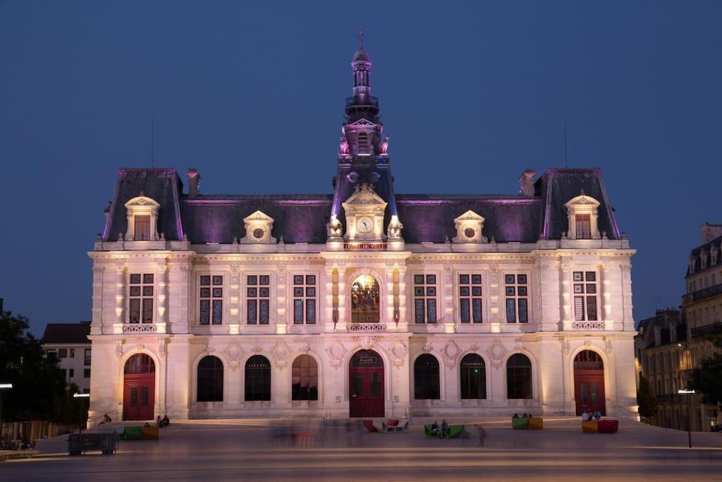 • Bel appartement - centre historique de Poitiers Extérieur photo