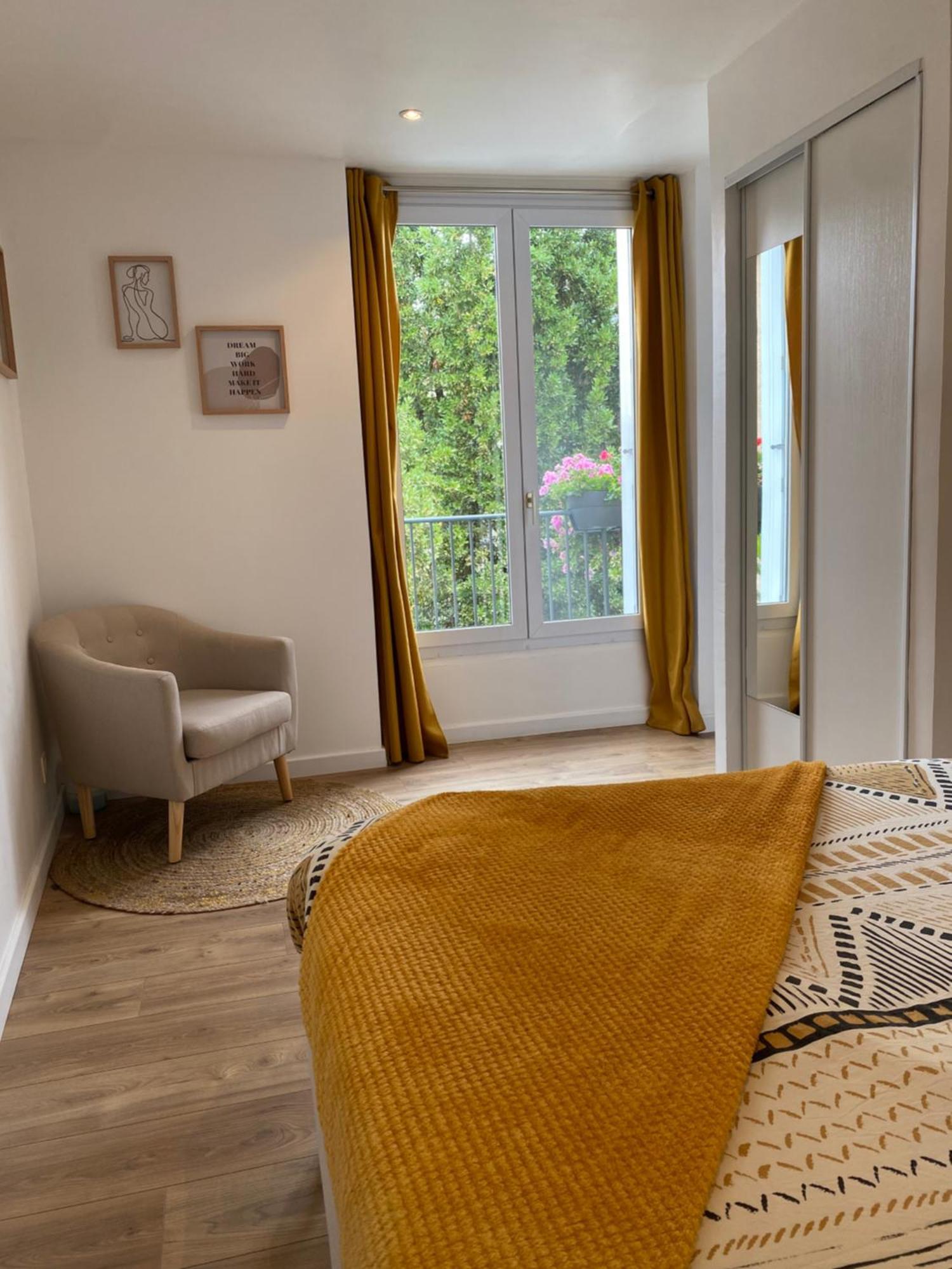 • Bel appartement - centre historique de Poitiers Extérieur photo